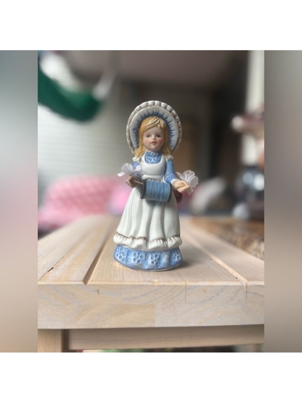 VINTAGE Blue & White Porcelain Seamstress Figurine • Thread & Pins Craft Lady - Picture 4 of 16